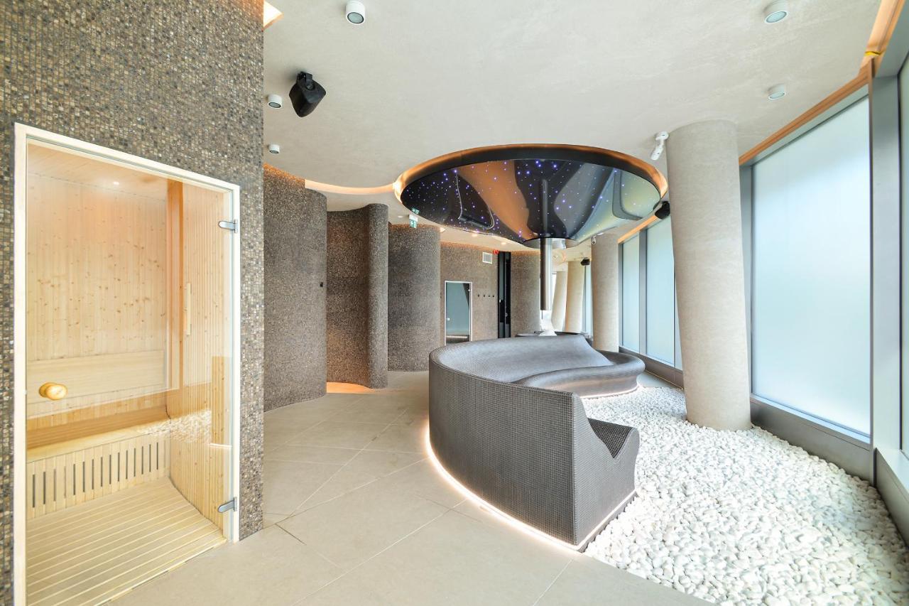 Lux Sea Towers - Wellness Spa, Gym & Beach - Seaview By Rent Like Home Miedzyzdroje Buitenkant foto